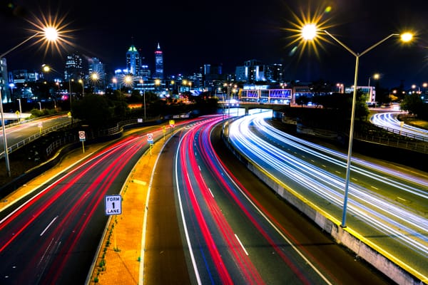 How to do concurrent async image download in PyQt5
